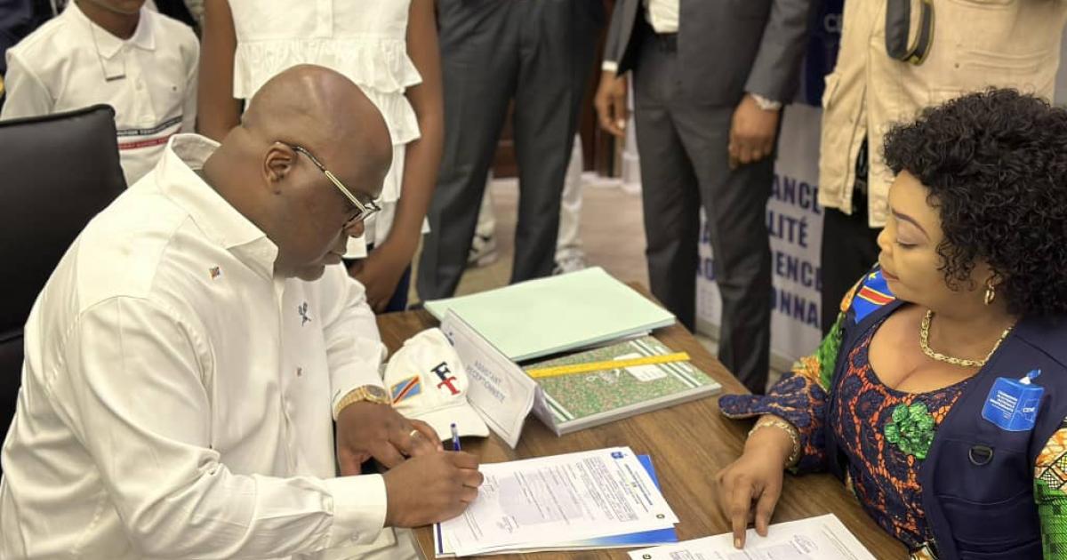 Félix Tshisekedi à la CENI lors du dépôt de sa candidature 