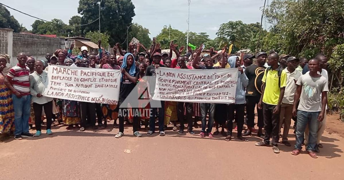 Marche de déplacés de Kwamouth 