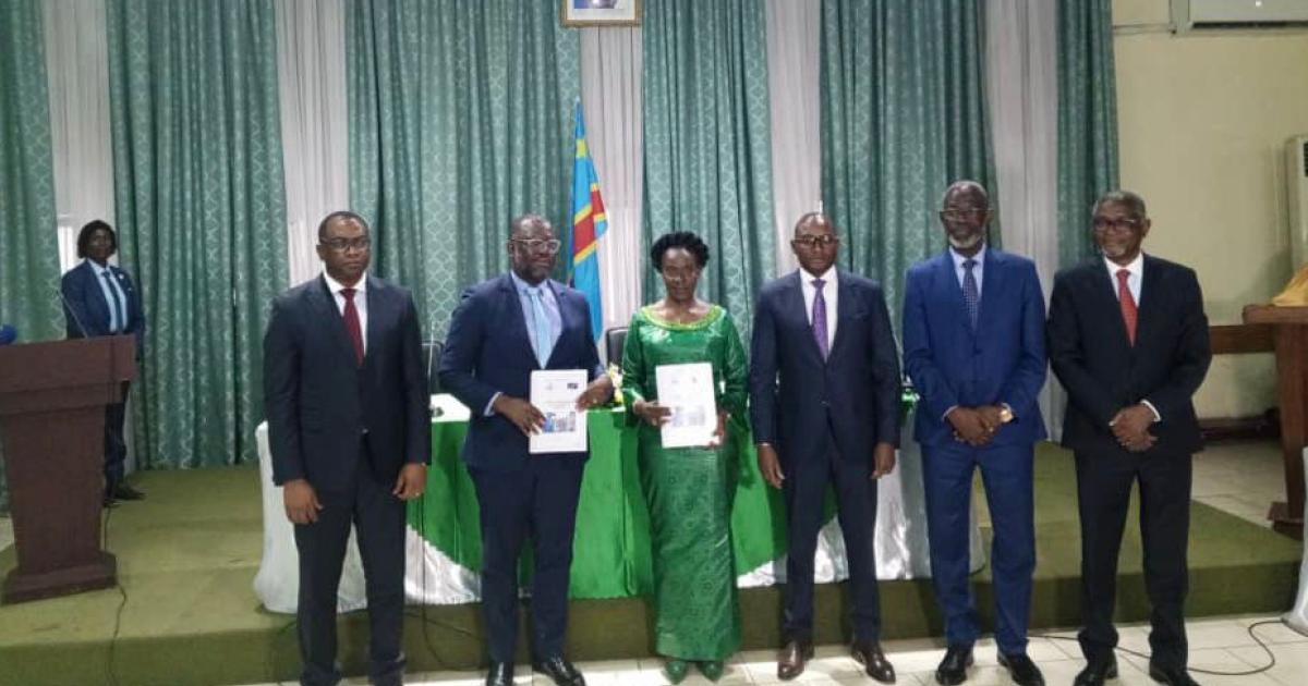 Les membres du gouvernement, le comité de gestion de la Regideso et le secrétaire exécutif du COPIREP