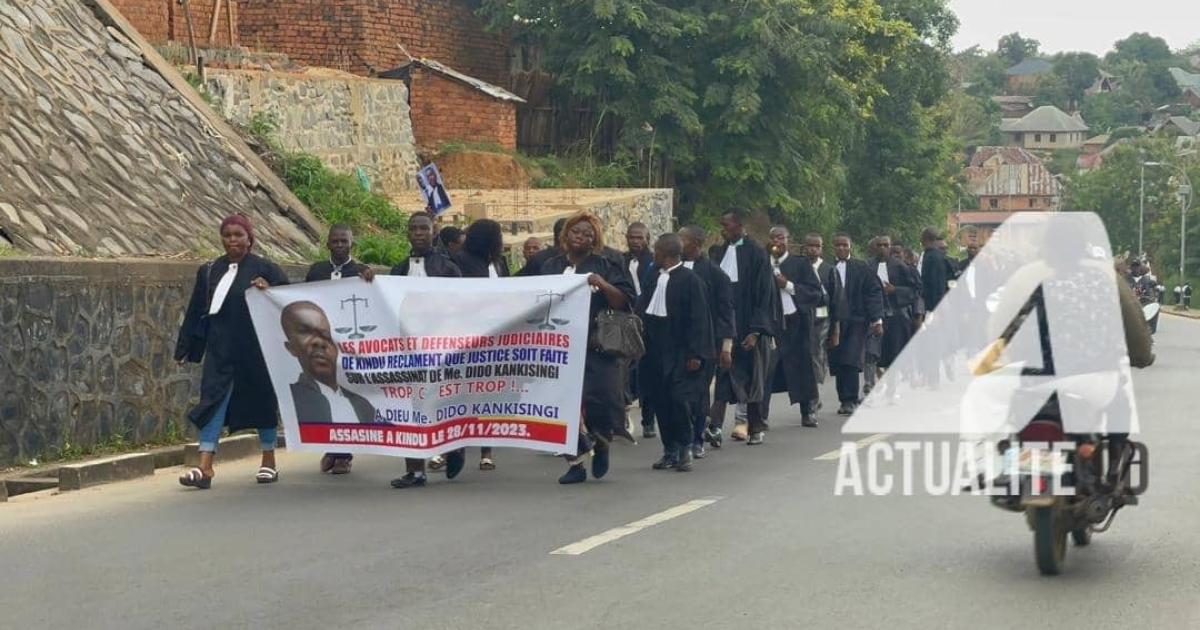 Les avocats et défenseurs judiciaires de Kindu lors d'une marche 