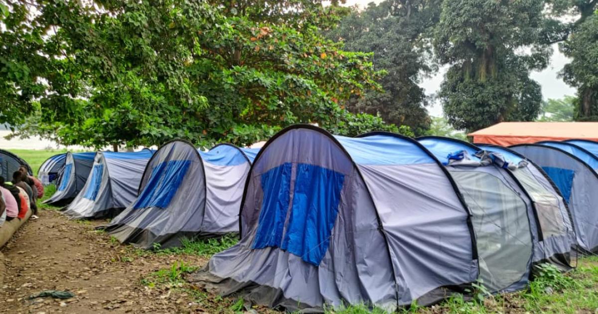 Les tentes des déplacés à la paroisse Saint Gabriel à Kisangani 