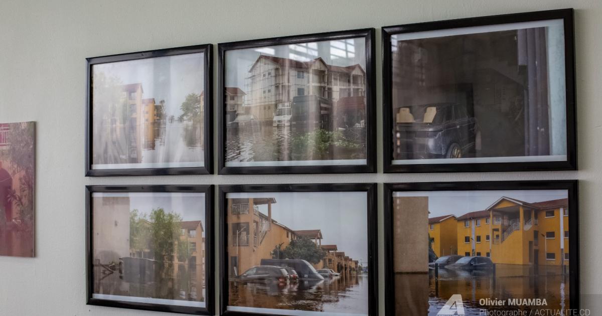 Exposition: « Urbanisation sauvage et dérèglement climatique : la crue du fleuve Congo déshabille Kinshasa »Photos Olivier Muamba, vidéos Lucien Adipenza, texte Prisca Lokale, commissaire Arsène Mpiana.