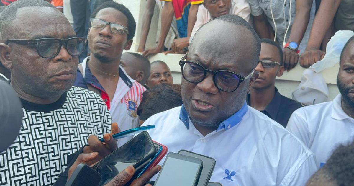 Guy Mafuta après avoir déposé sa candidature au poste de gouverneur du Kasaï 