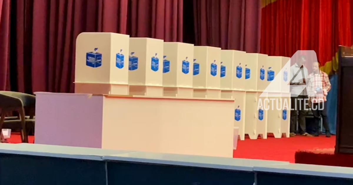 Les isoloirs mis en place à l'assemblée nationale 