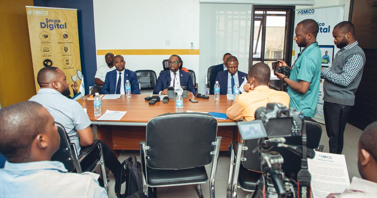 Le comité dirigeant de SMICO en conférence de presse