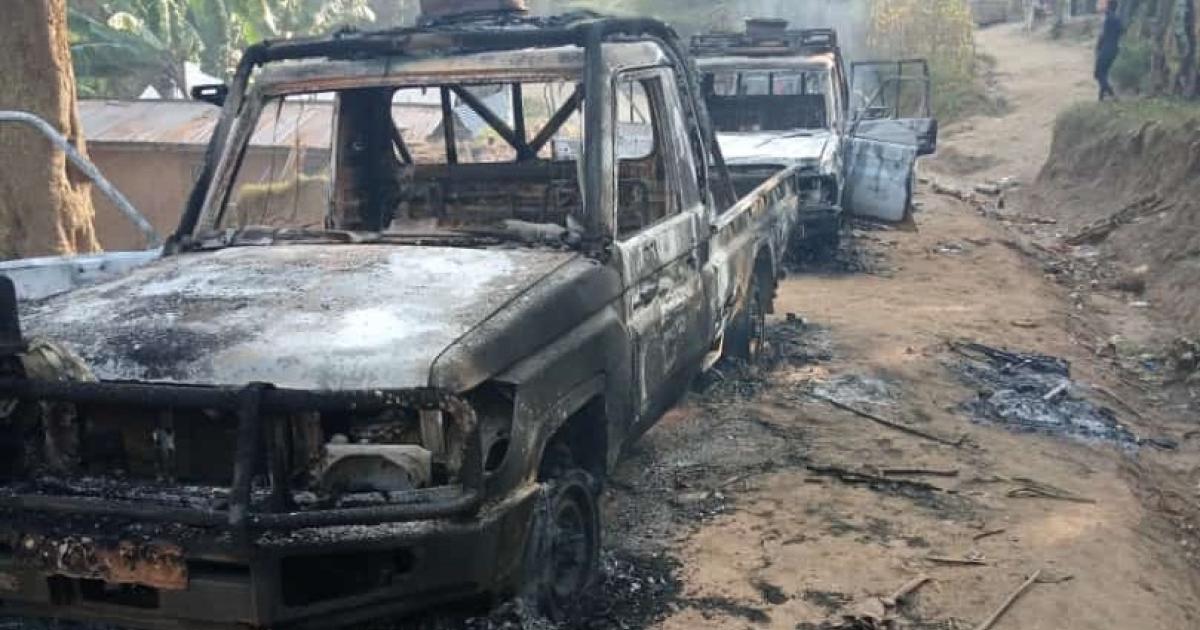 Des jeeps de l'ONG Tear Fund incendiées 
