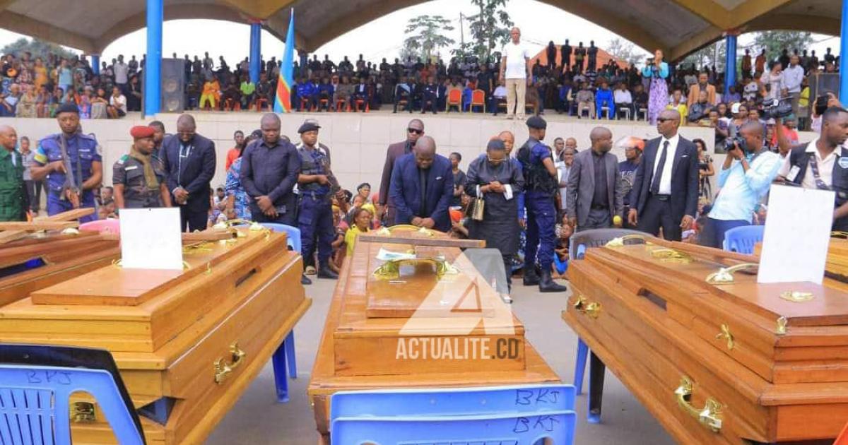 Hommage à la tribune officiel de Kindu en mémoire des victimes de naufrage