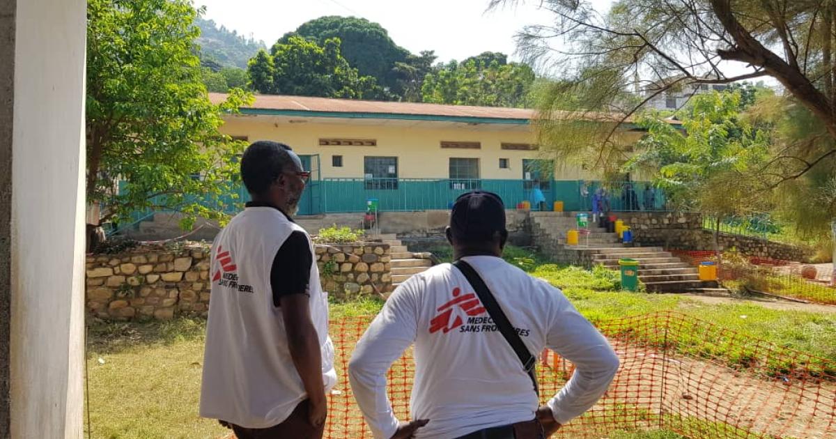 Un personnel MSF