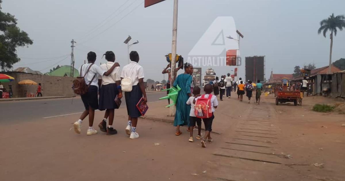 Quelques élèves dans les rues de Tshikapa, 02 septembre 2024