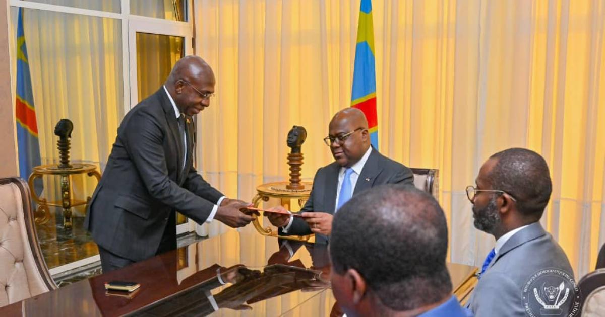 Tete António, ministre angolais des relations extérieures reçu par Félix Tshisekedi
