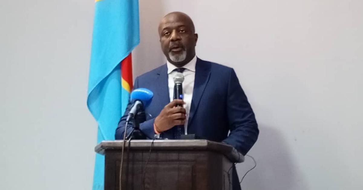 Fiyou Ndondoboni, président du parti politique Orange, lors de sa déclaration, vendredi 20 septembre 2024, à Kinshasa