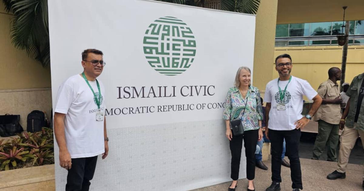 Lucy Tamlyn, ambassadeur des USA en RDC au milieu du président et vice-président du Conseil Aga Khan pour la RDC