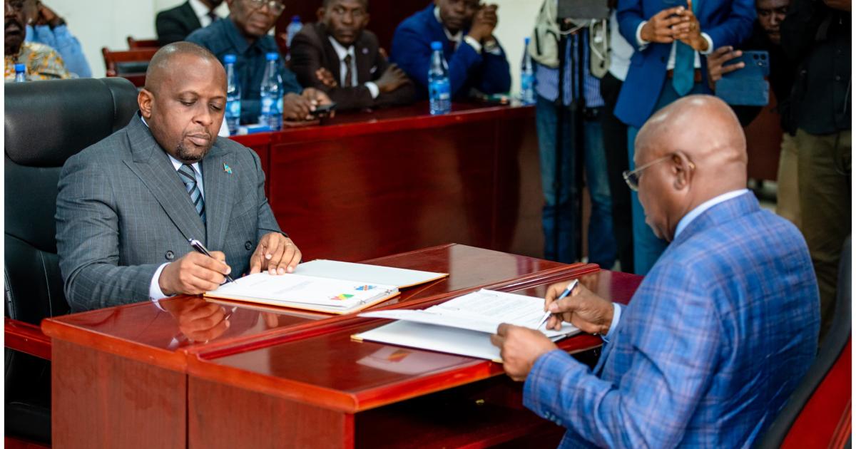 Signature accord démarcation des frontières terrestres RDC-RC