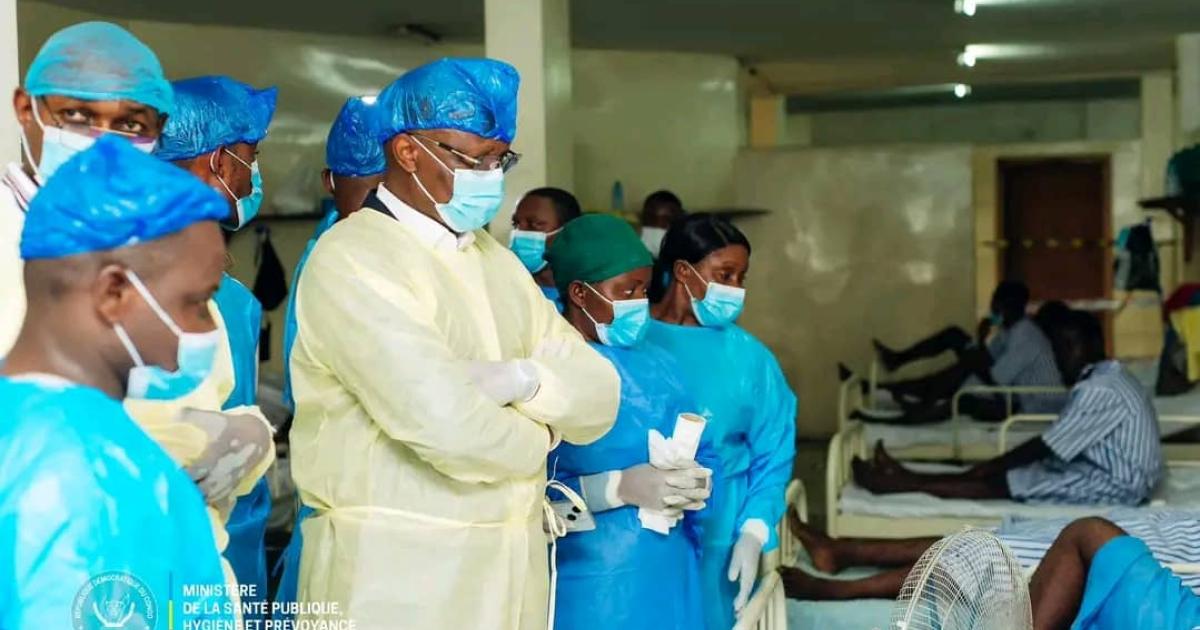 Visite du ministre de la santé publique à l'hôpital du Cinquantenaire de Masina
