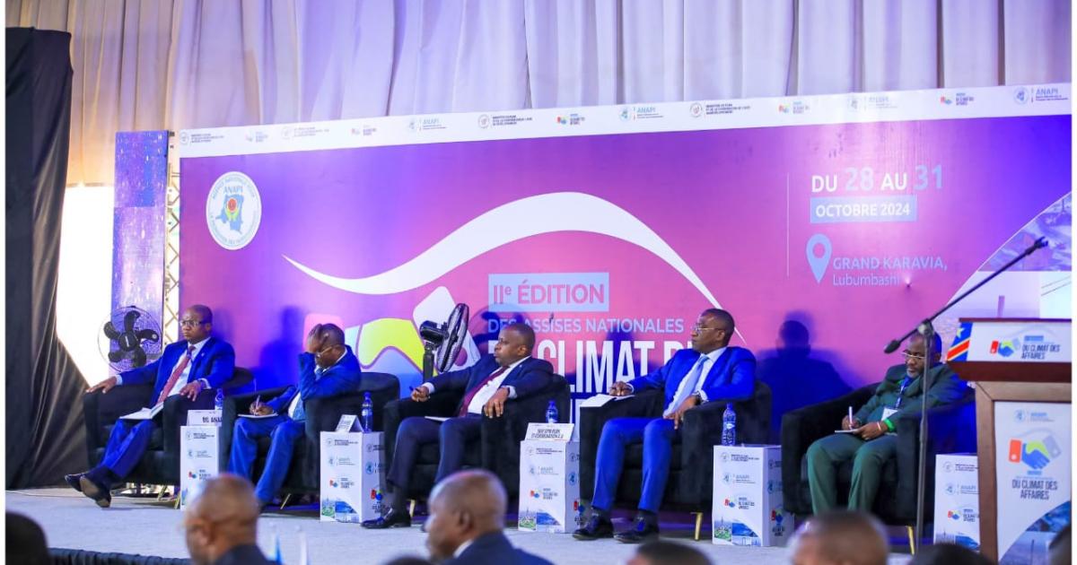 Jacquemain Shabani au milieu d'autres membres du gouvernement lors de l'ouverture du 2ème forum sur le climat des affaires en RDC