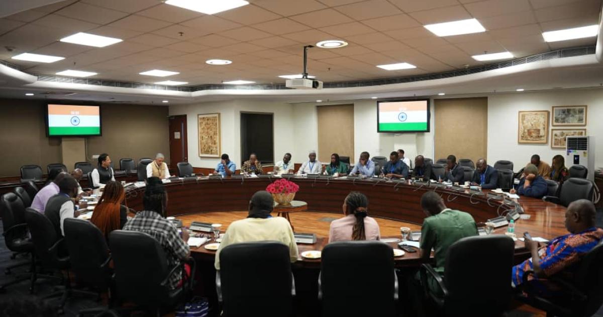 Les journalistes de l'Afrique centrale et de l'Ouest autour de P. Kumaran,secrétaire spécial au ministère indien du ministère des affaires étrangères