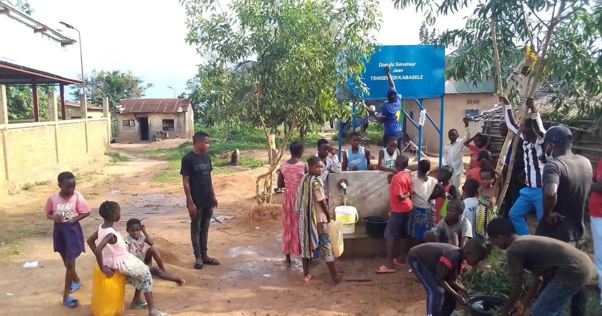 Inauguration des forages d'eau à Bena-Mande