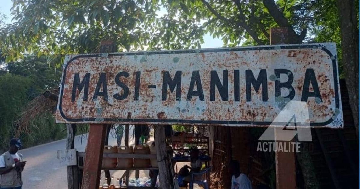 Un panneau d'indication à Masi-Manimba