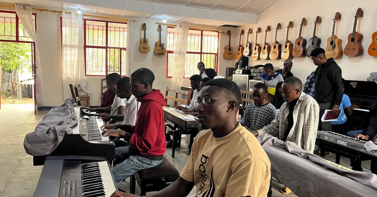 Formation au piano au Foyer culturel de Goma