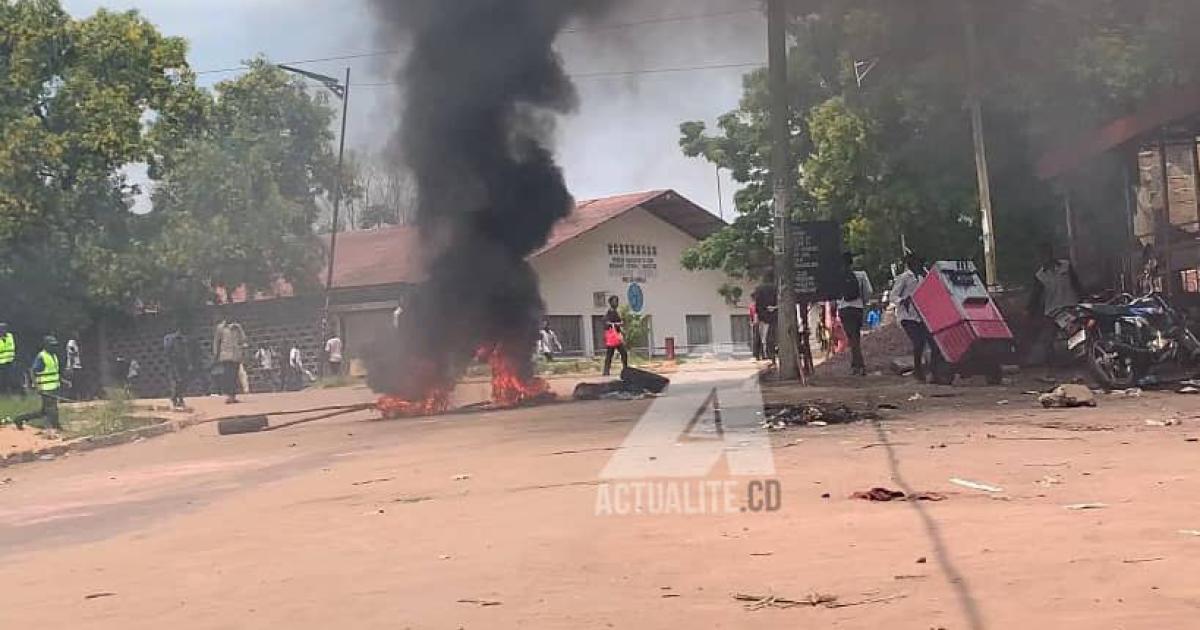 Pneus brûlés devant l’Intendance Générale