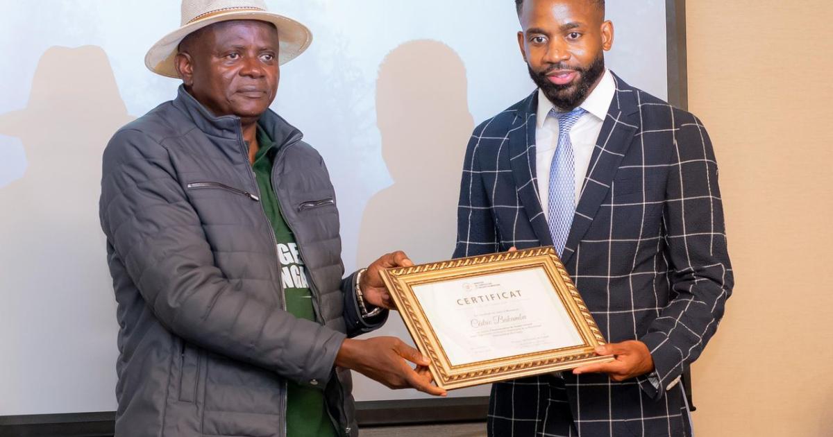 Cédric Bakambu et Grégoire Mutshail, ministre de l'agriculture 
