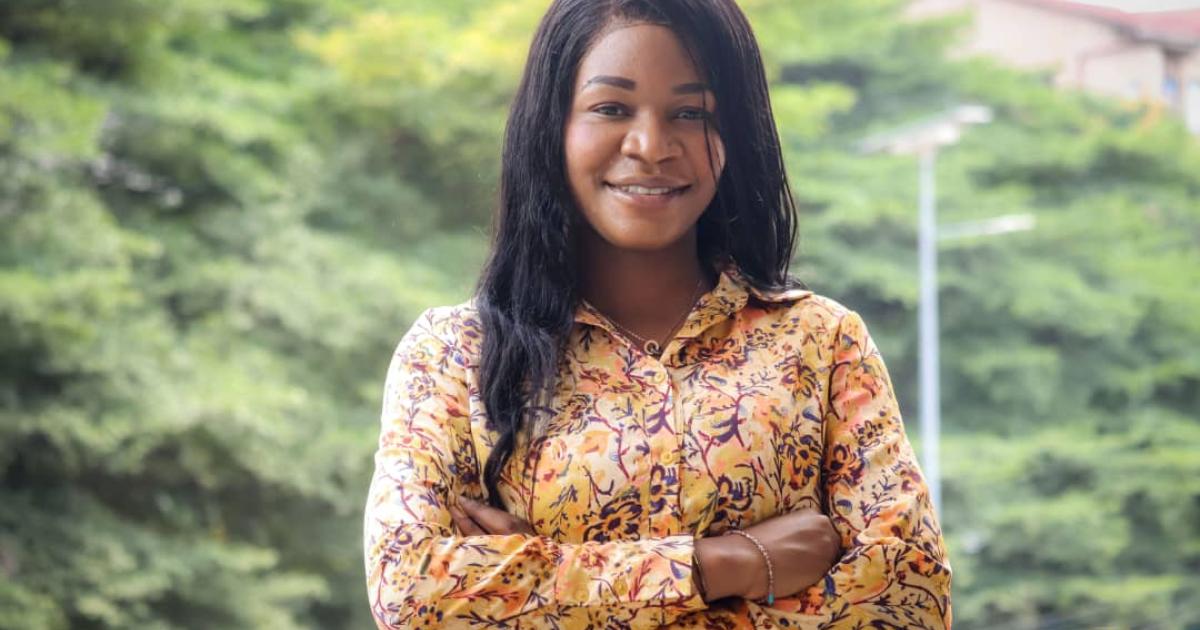 Do Nsoseme Dora, artiste slameuse et écrivaine