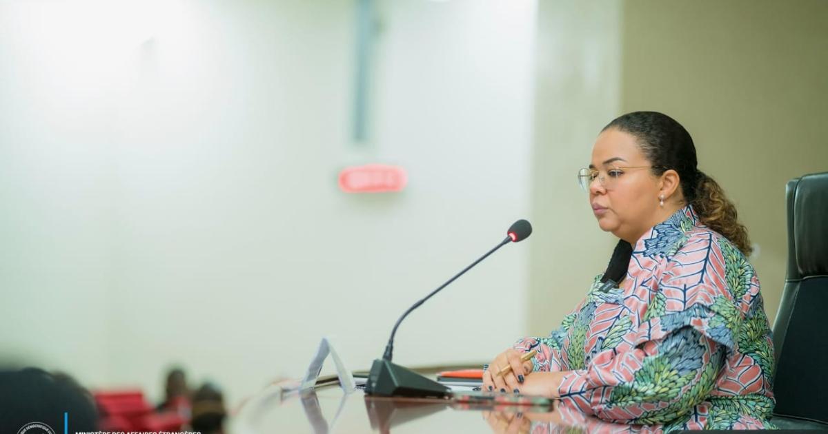 Thérèse Kayikwamba Wagner face aux ambassadeurs et diplomates accrédités en RDC