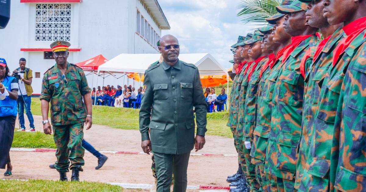 Le VPM de la défense nationale, Guy Kabombo Muadiamvita à l’Académie militaire de Kananga 