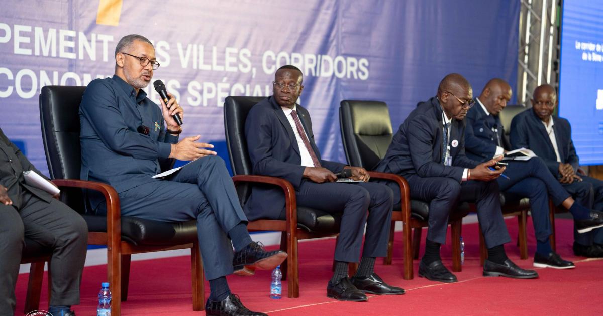 Kizito Pakabomba participant à un panel 