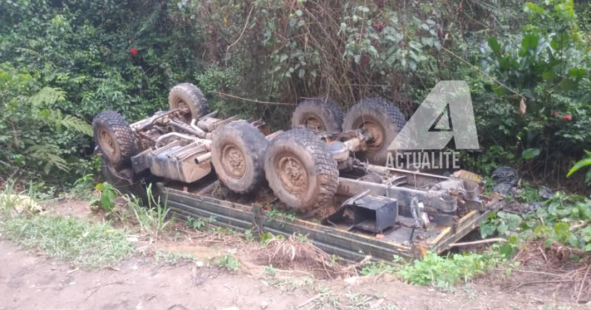 Un camion militaire renversé sur l'axe Kashebere-Walikale centre
