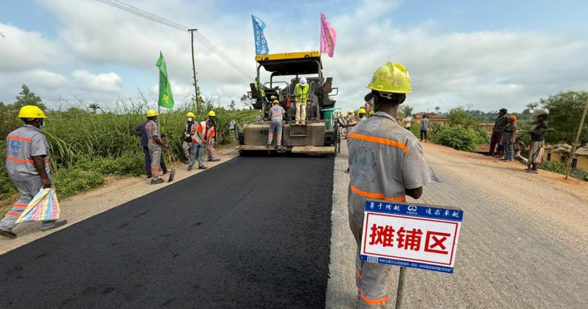 Travaux sur la route Tshela-Manterne