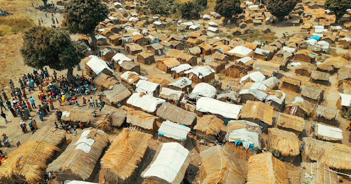 Vue aérienne du camp des personnes déplacées de guerre du nord et sud Kivu se trouvant près de la ville de Kalemie  à Katanika (crédit photo/ WFP Stéphanie MALENGA)