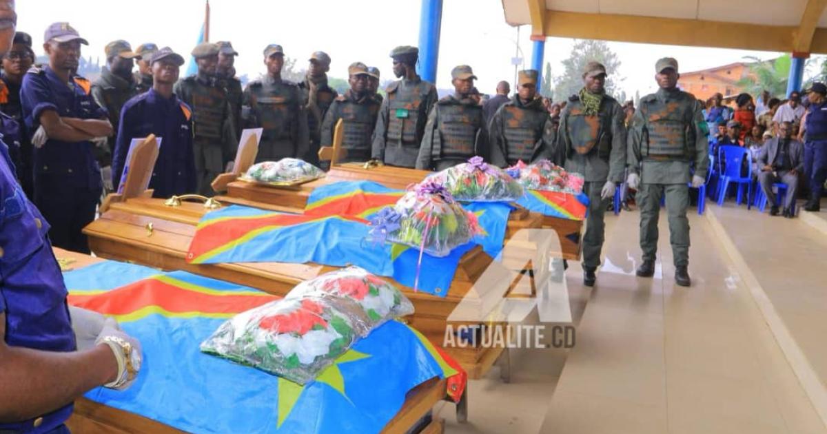 Hommage aux policiers et soldats tués lors des affrontements contre les wazalendo