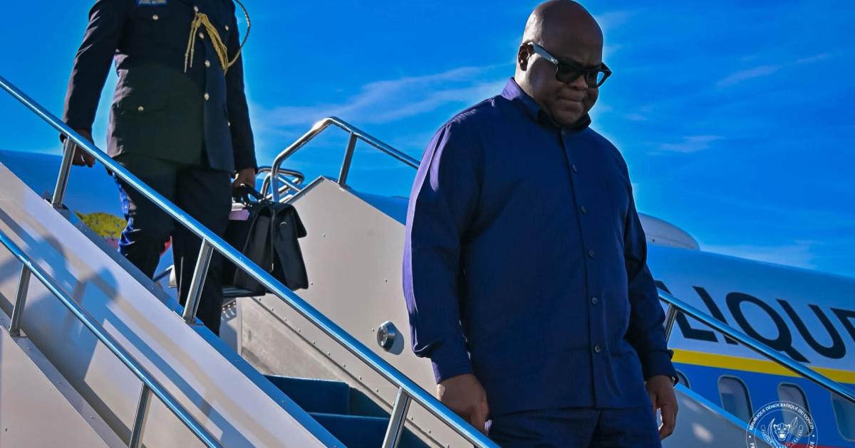 Félix Tshisekedi descendant de l'avion présidentiel 