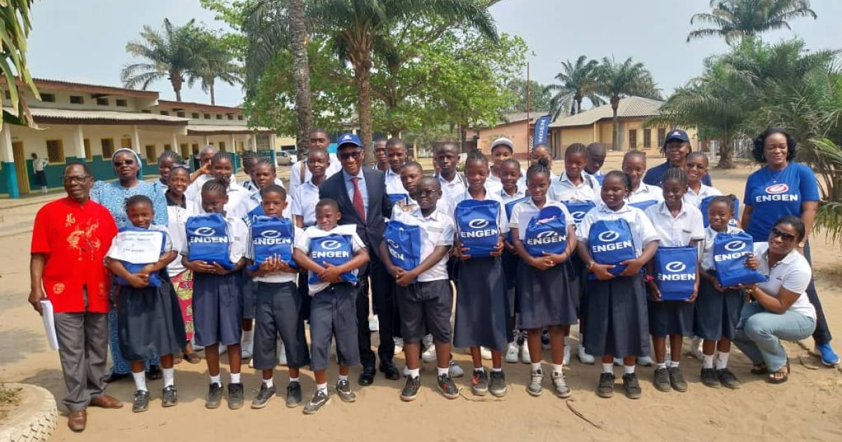 Remise, par ENGEN, des fournitures et bourses scolaires aux élèves de Don Bosco/Ngaliema 