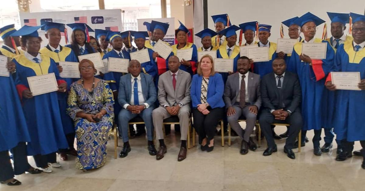 Cérémonie de remise des diplômes aux membres des troisième et cinquième cohortes du Programme de Formation en Épidémiologie de Terrain (FETP)