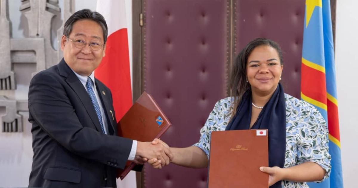 Thérèse Kayikwamba Wagner, ministre des Affaires étrangères, coopération internationale, francophonie et diaspora et Ogawa Hidetoshi, ambassadeur du Japon en RDC
