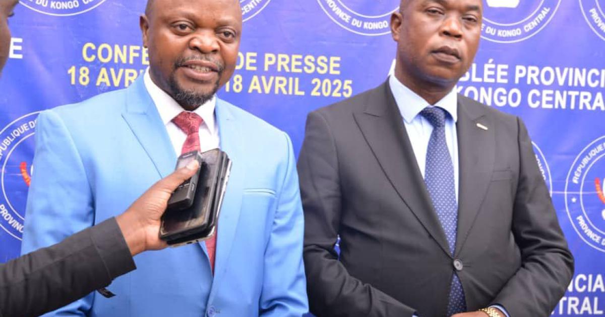 En cravate rouge et costume bleu : Papy Mantezolo, président de l'Assemblée provinciale du Kongo Central