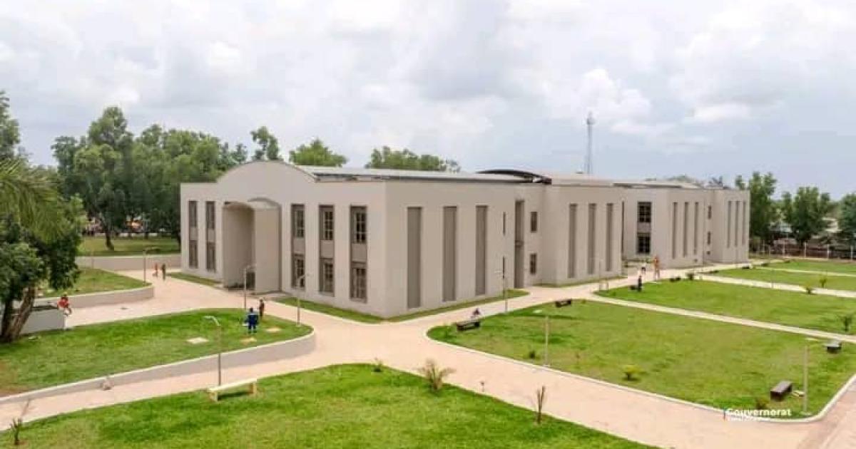 Vue intérieure de l'Université Officielle de Mbuji-Mayi 