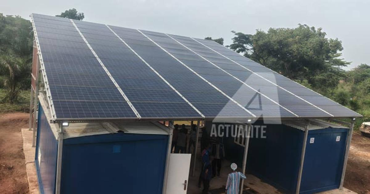 Un central photovoltaïque installé au village Mukwaka (Tanganyika)