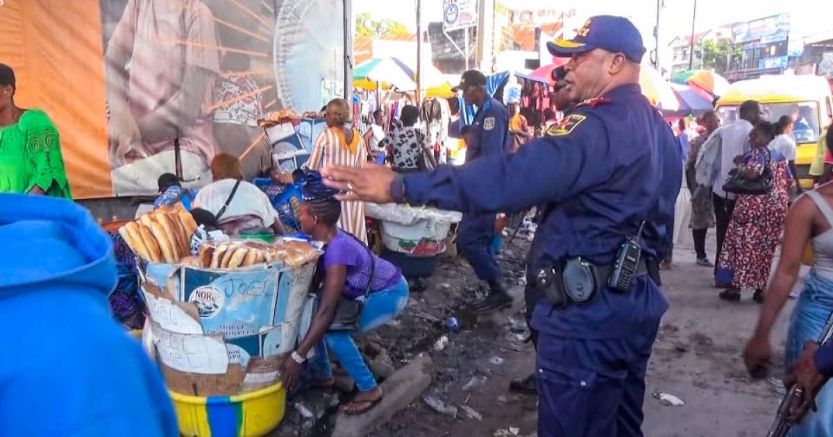 Le commissaire divisionnaire de la police ville de Kinshasa, Israël Kantu à Pompage