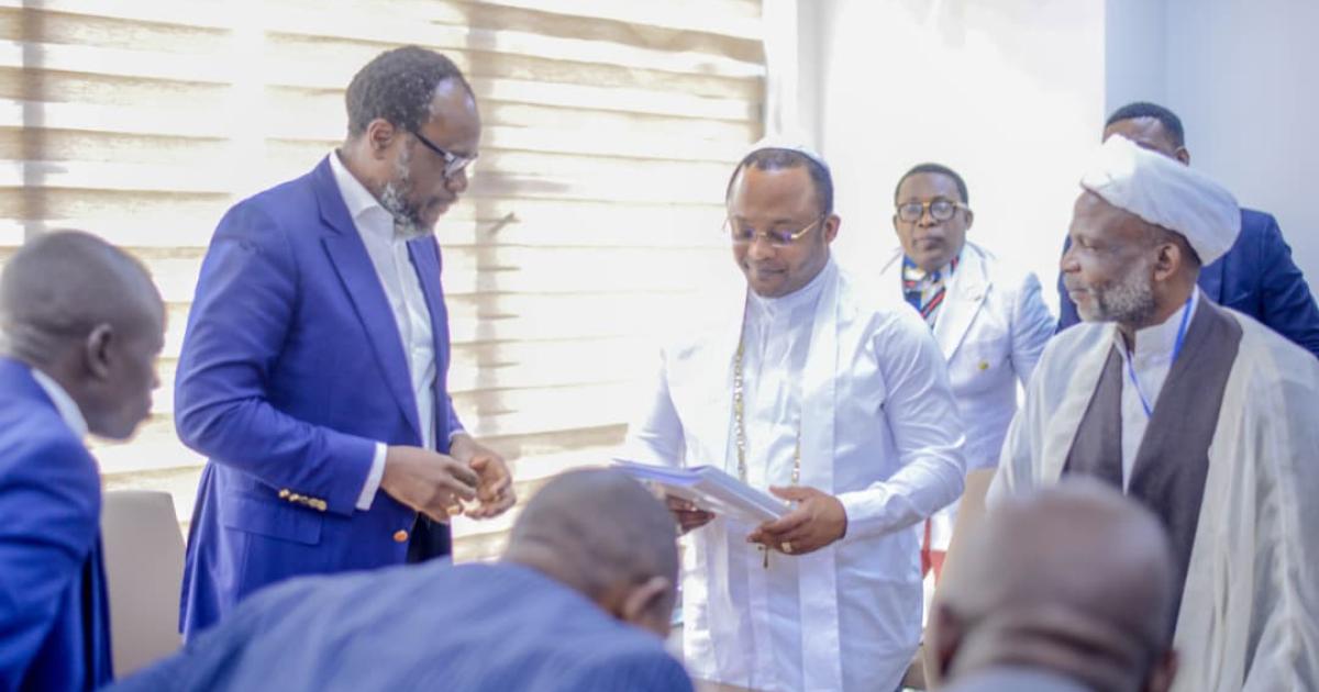 Rencontre entre Sesanga et Dodo Kamba