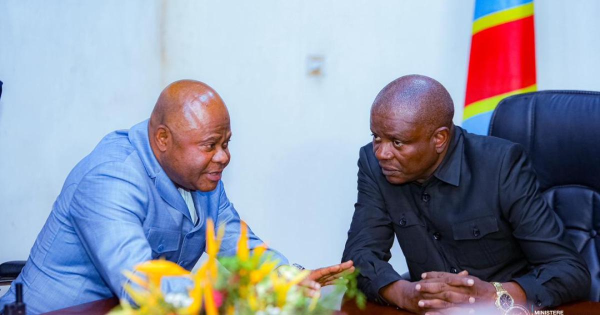 Grégoire Mutshail, ministre du Développement rural et Jean Bosco Kotongo, gouverneur du Nord-Ubangi 