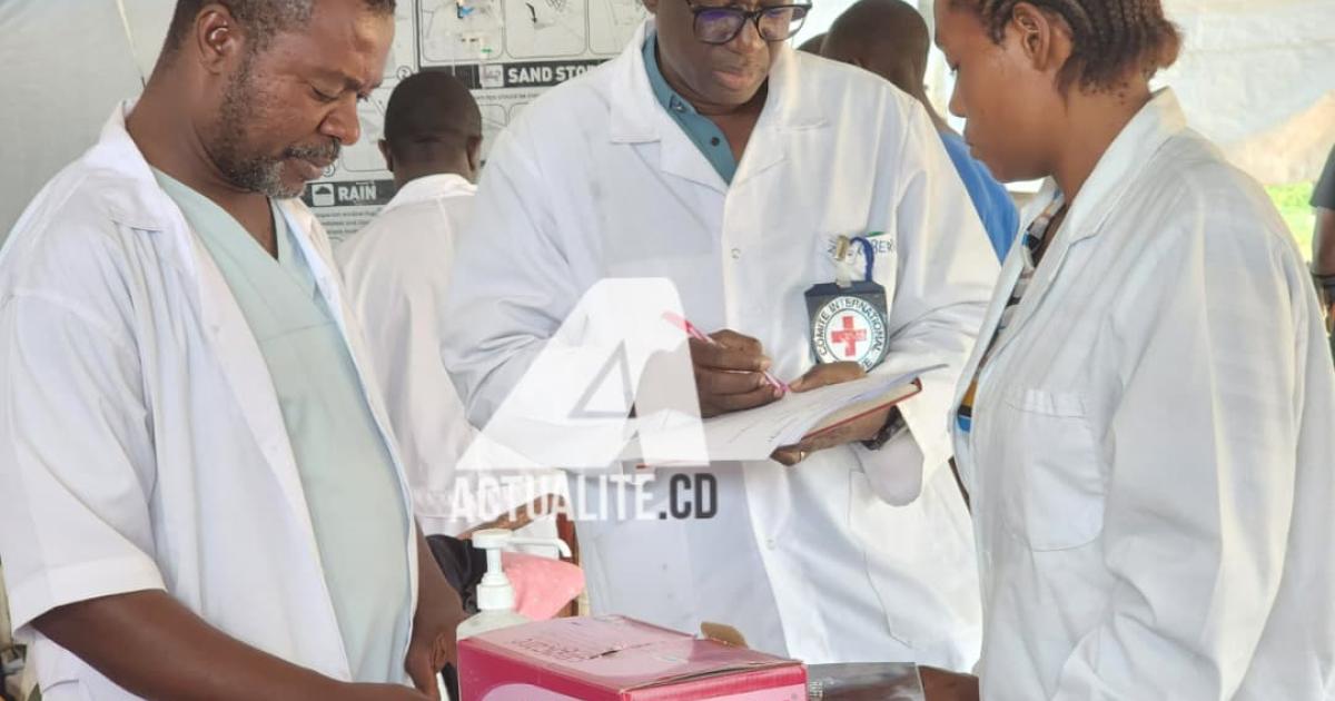 L'équipe médicale au chevet des blessés à l'hôpital général de référence de Fizi