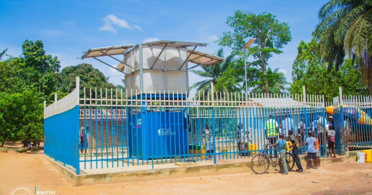 Une unité solaire de pompage et de traitement d’eau construite par le consortium Stever Construct Sarl et Sotrad-Water à Kisangani (Photo Presse Développement Rural)