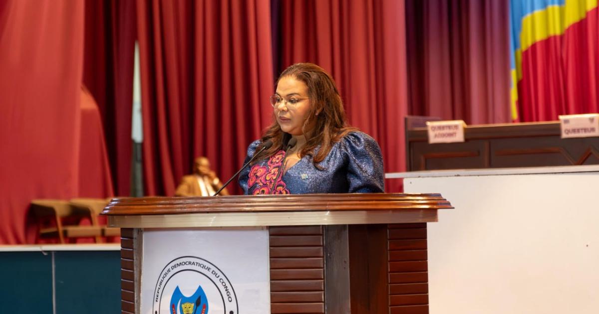 Thérèse Kayikwamba, ministre des Affaires étrangères lors d'une intervention à l'Assemblée nationale 