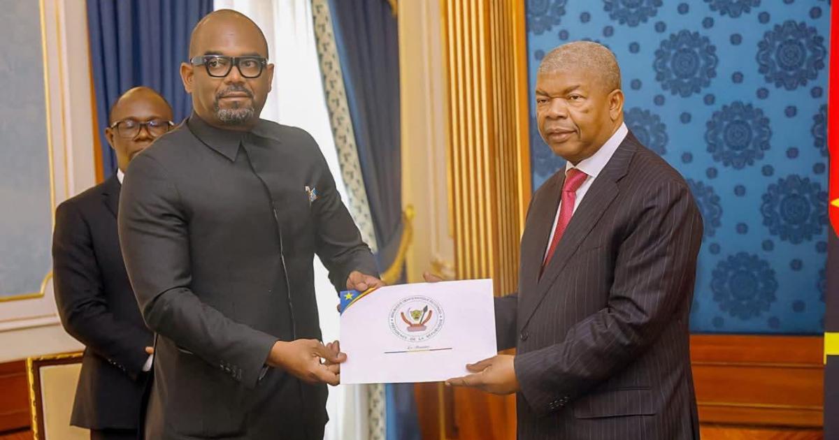 Sumbu Sita Mambu, haut représentant de Félix Tshisekedi reçu par João Lourenço, président de la République d'Angola 