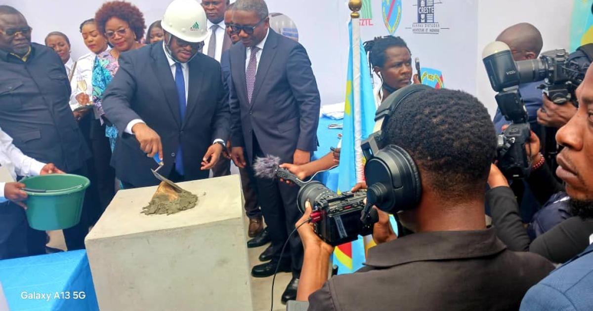 Pose de la première pierre d’un immeuble administratif de 20 niveaux appartenant à la DGDA, à Kinshasa