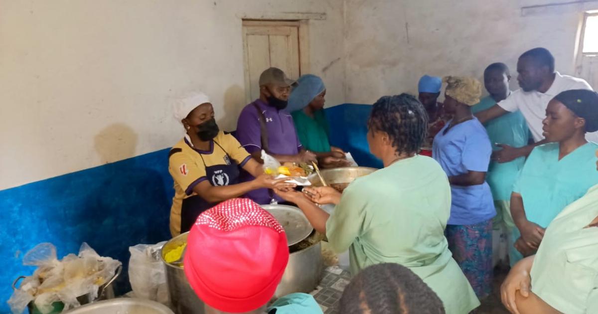 Repas pour les équipes de riposte contre Ebola