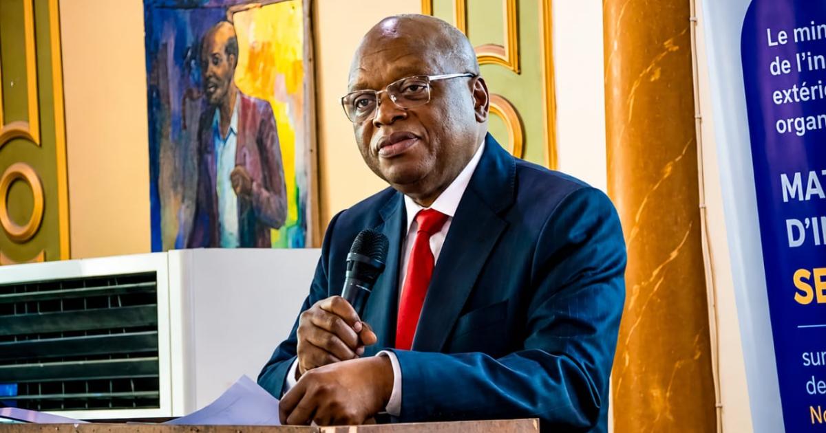  Professeur Ordinaire Pierre LOHOHOLA OSOMBA